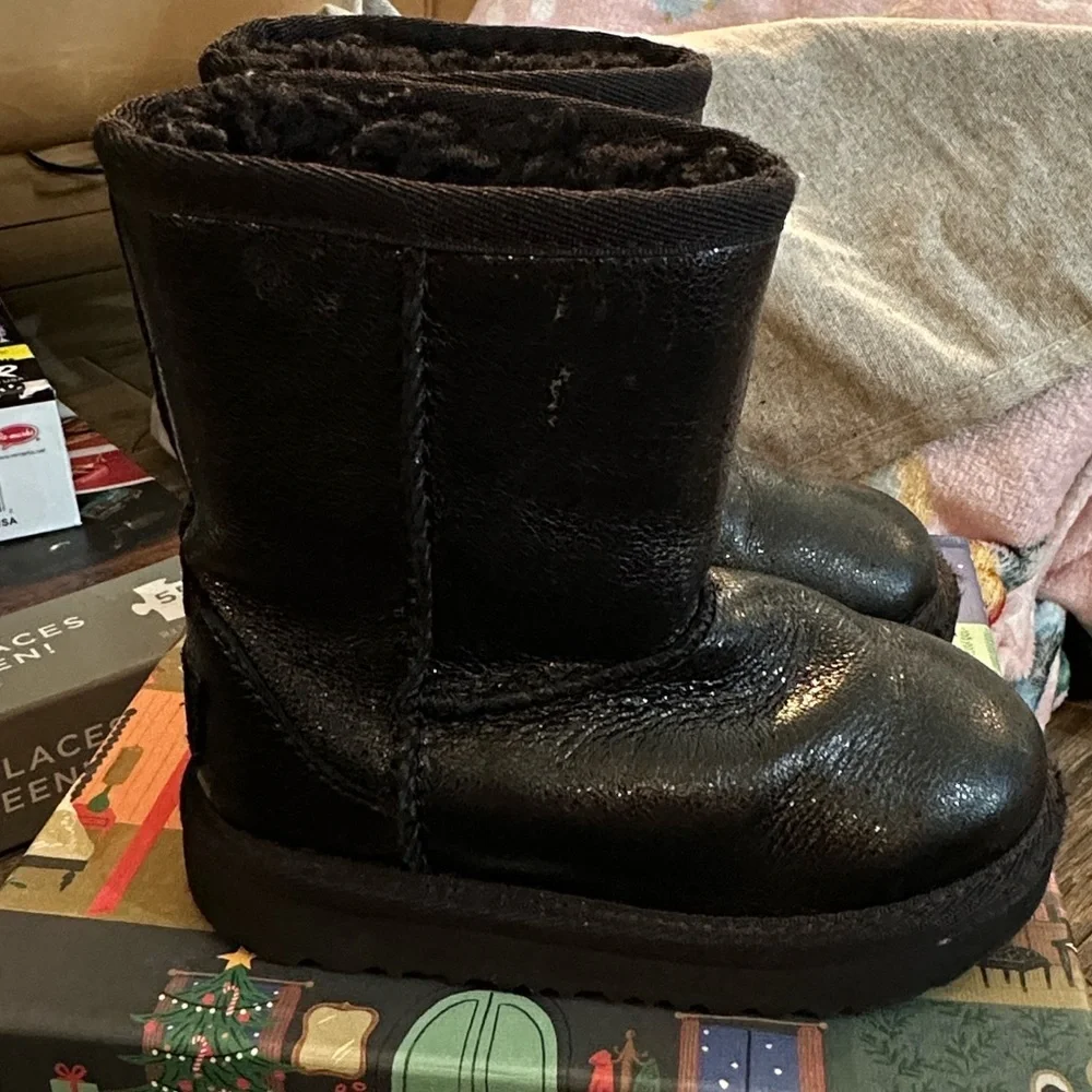 UGG Glitter Boots girl size 7 cozy black